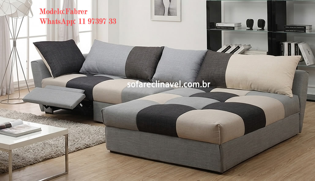 Sofá confortável com chaise para área de descanso